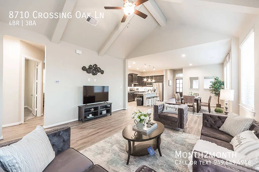 8710 Crossing Oak Ln