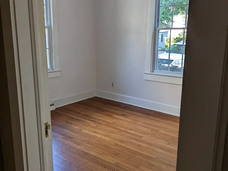 209 E Faris Rd — Photo 29
