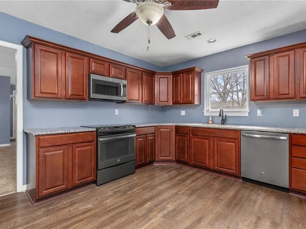 1010 5th St, Osawatomie, KS 66064