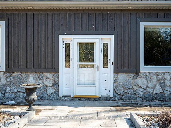 3rd image of 4589 Watson Rd N