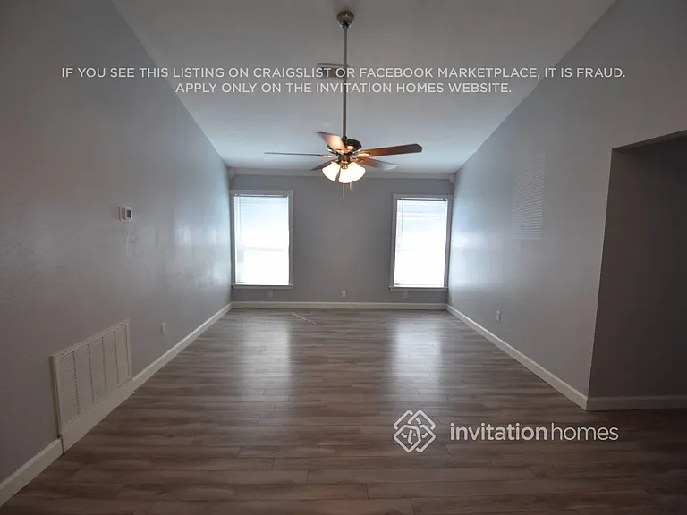 2363 Ambrose Ln — Photo 2
