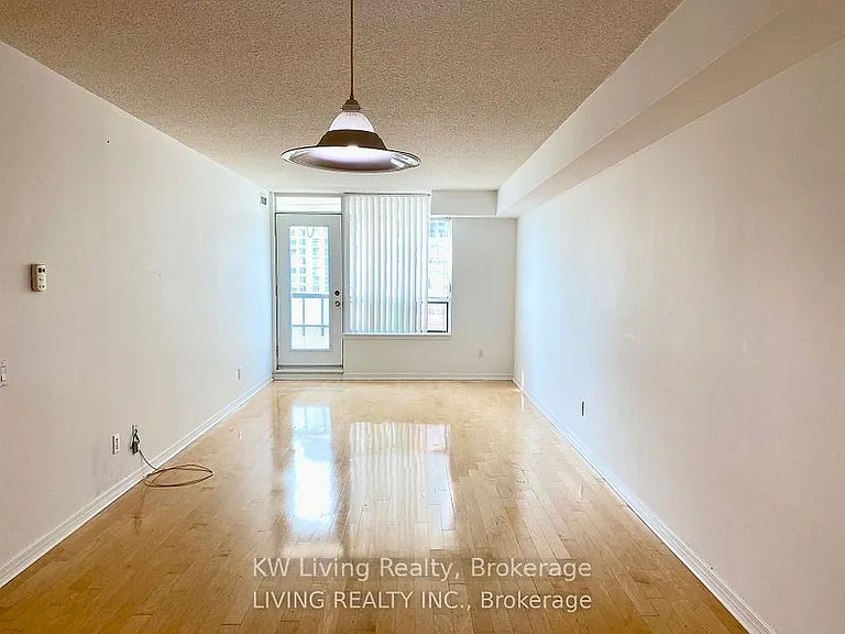 33 Empress Ave #808 — Photo 2