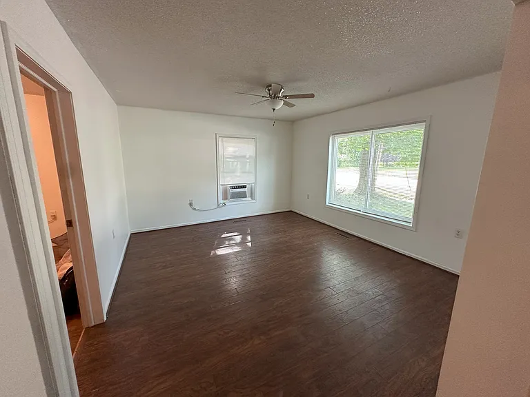 214 W Church St — Photo 22