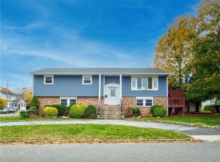 867 Bryant St, Woodmere, NY 11598