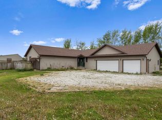 558 County Road 1000 E, Tolono, IL 61880