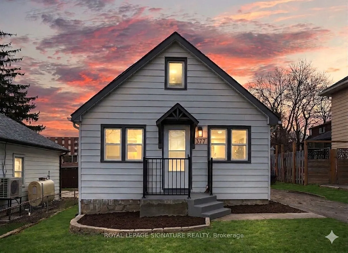 3 bed, $2,700 — Photo 1