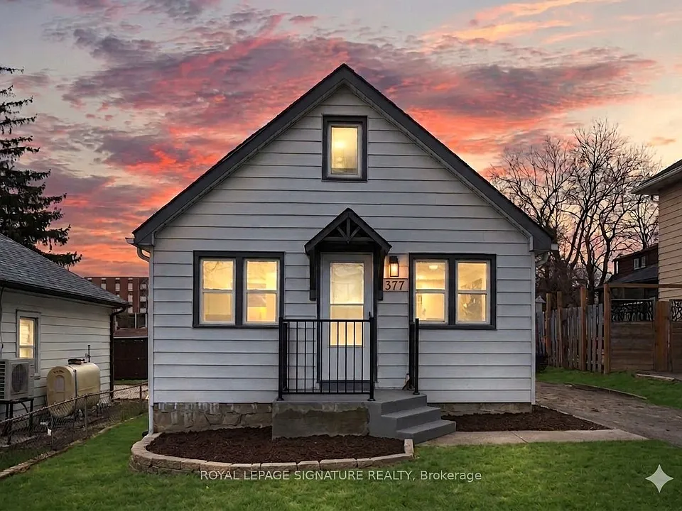 377 Adelaide Ave W