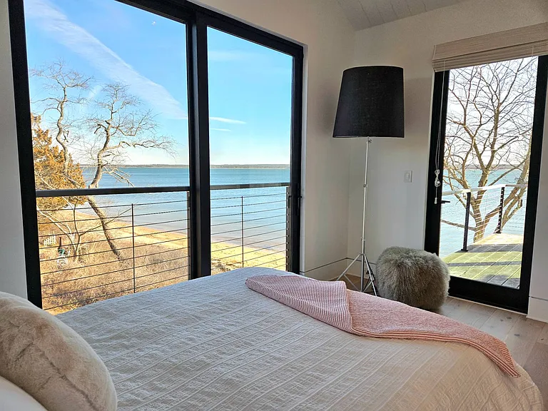 599 Peconic Bay Blvd — Photo 32