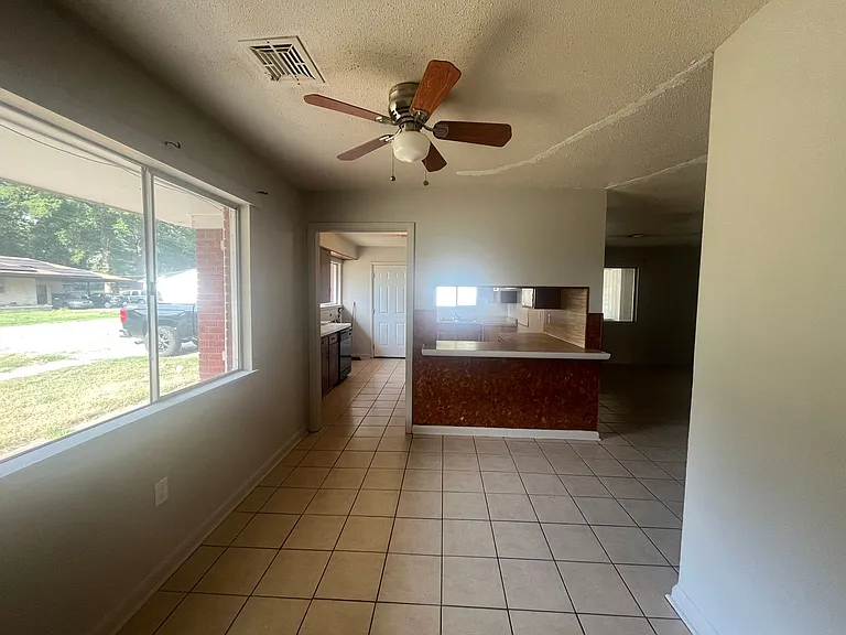 120 E Palm St — Photo 5