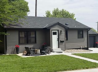 914 W Maple Ave, Norfolk, NE 68701