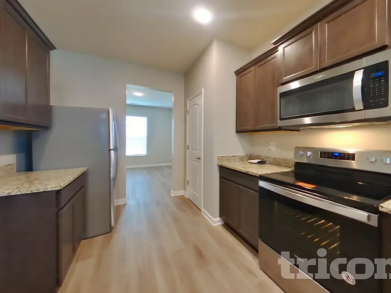 2818 Buzz St — Photo 7
