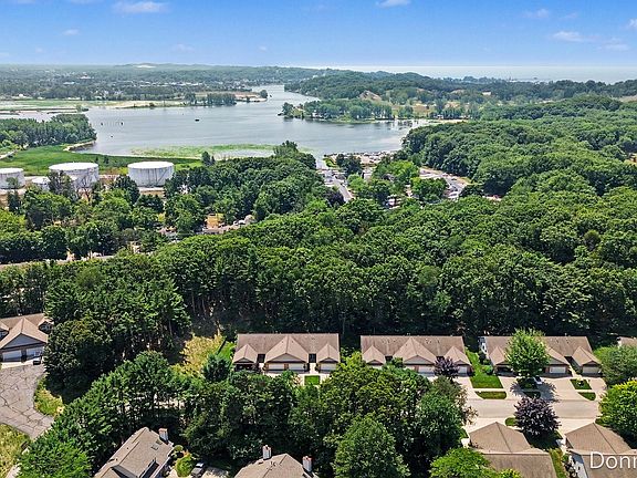 4th image of 17517 Park Place Cir