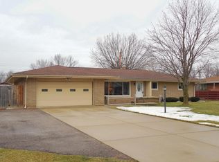 1091 S Trail Ln, Saint Joseph, MI 49085