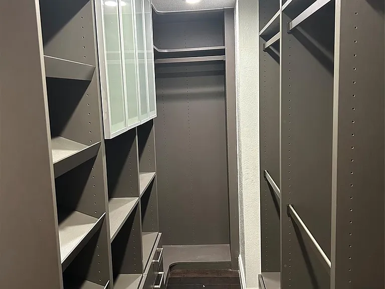 840 Threadneedle St #220 — Photo 12