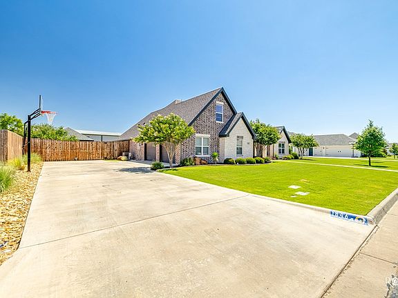 3rd image of 1846 Castle Pines Dr