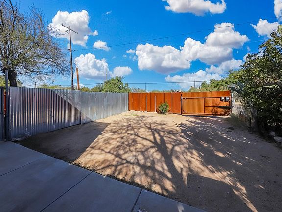 3rd image of 326 E Delano St #2