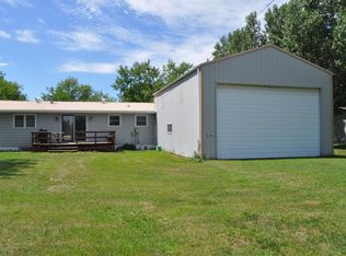404 4th Ave E, Lemmon, SD 57638