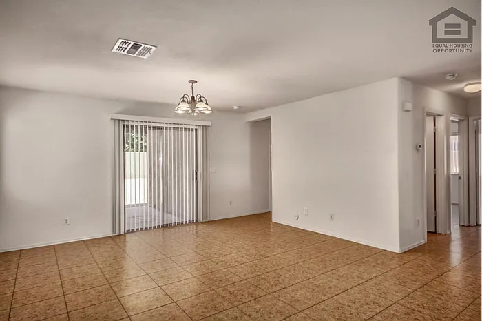 7407 S Sunrise Way — Photo 4
