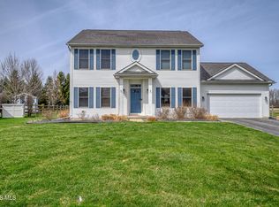 717 Little Creek Dr, Perrysburg, OH 43551