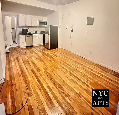 316 E 49th St #2C Photo 1 316 E 49th St #2C Photo 1
