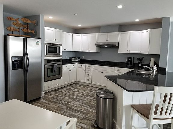 5th image of 1 E Grand Ave APT 508