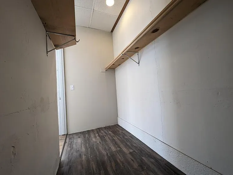 108 N 1st St — Photo 8