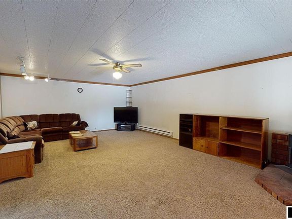 4th image of 489 Fairview Ln