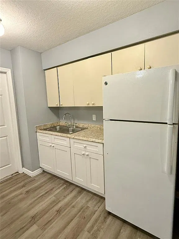 4 bed, 2.0 bath, 1344 sqft, $2,195 — Photo 4