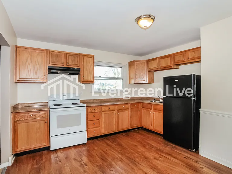 11690 Hamlet Rd — Photo 6
