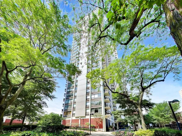 1460 N Sandburg Ter #1412A, Chicago, IL 60610