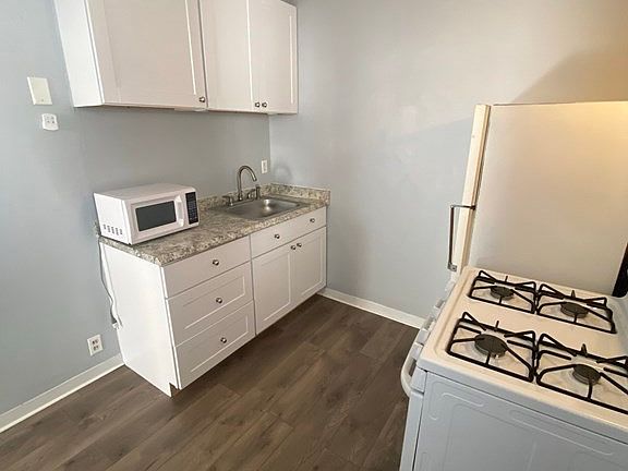 2nd image of 502 4th St #2E