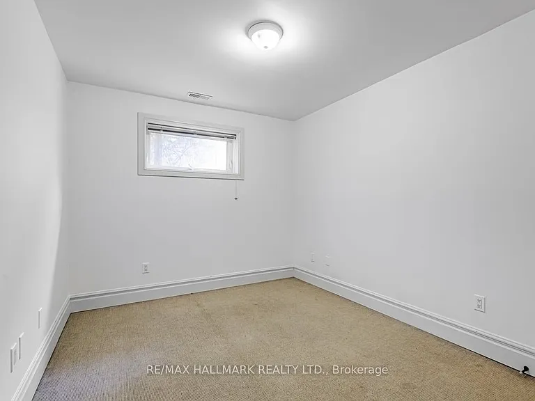22 Roberta Dr #2 — Photo 5