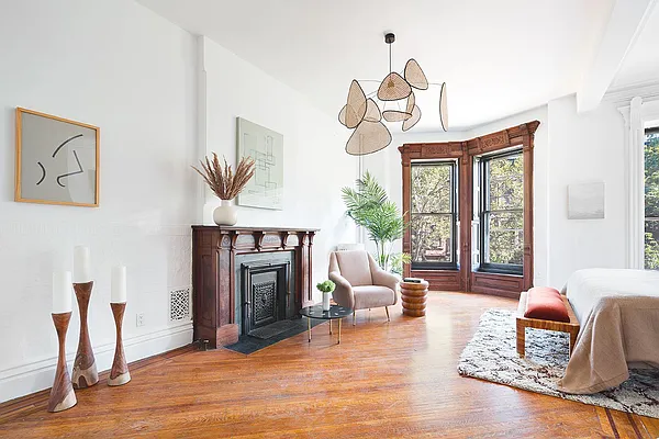 Sold by Compass | media 10