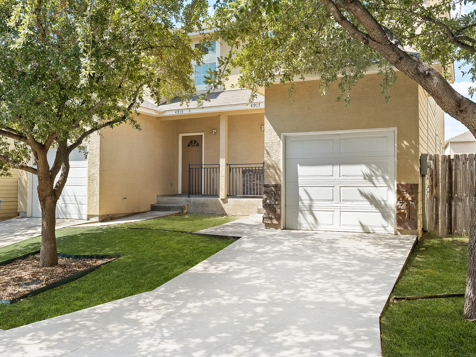 3 bed, 2.5 bath, 1245 sqft, $1,325 — Photo 2