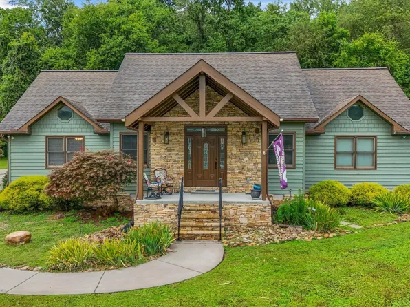 2939 Deep River Dr, Sevierville, TN 37876
