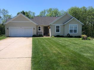 4677 Hemlock Ct, Middleville, MI 49333