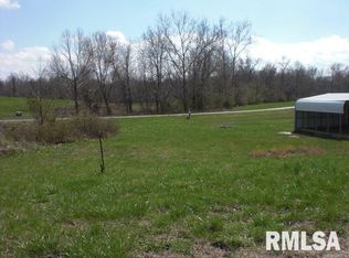 5651 Arctic Fox Dr, Carterville, IL 62918