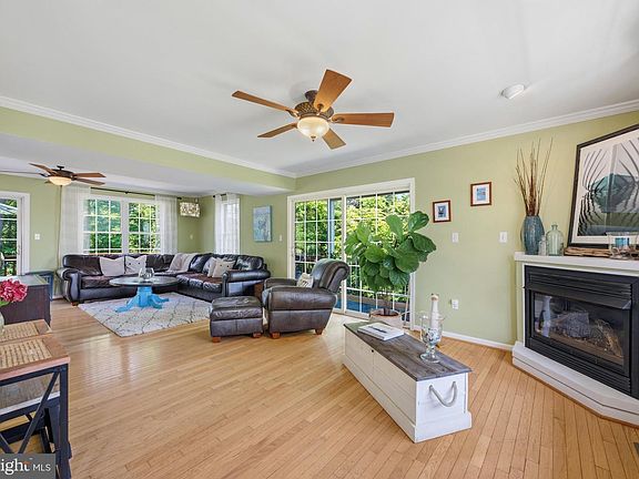 4th image of 233 Circle Rd