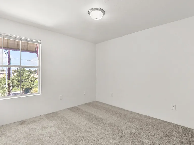 El Paseo Apartments — Photo 19