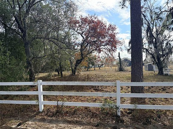 2nd image of Oakcrest Cir
