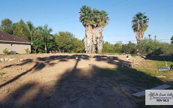 2nd image of 5820 Forest Blvd