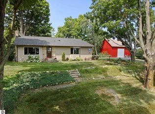 18155 Mission Rd, Traverse City, MI 49686