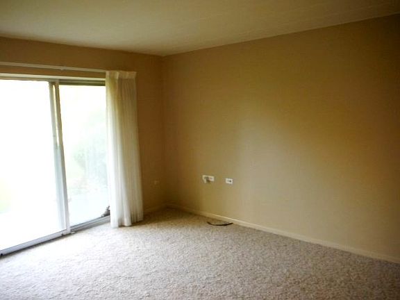 3rd image of 5540 Walnut Ave #22