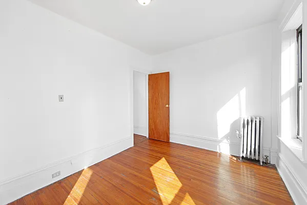 Rented by Charney Real Estate LLC | media 8