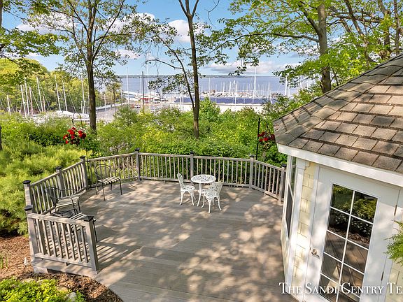 2nd image of 3200 Lake Ridge Ct