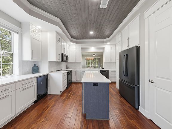 3rd image of 4522 Golf Villa Ct Unit 204