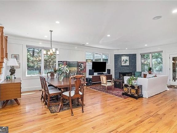 5th image of 623 Ansley St