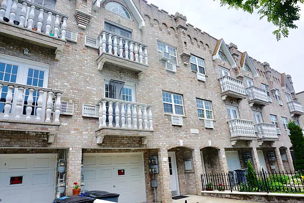 Rented by MQ Realty LLC | media 9