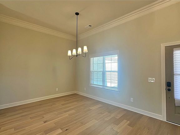 3rd image of 13926 Hemlock Dr