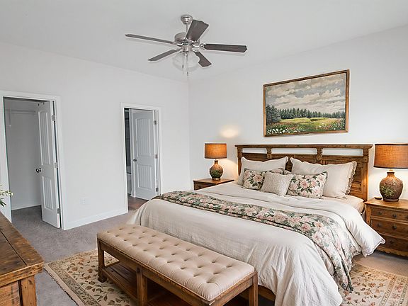 3rd image of 307 Four Seasons Dr